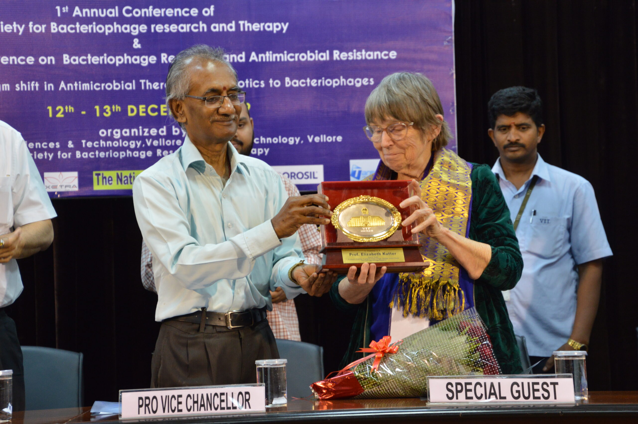 felicitation of Special guest by vice chancellor 2019 scaled